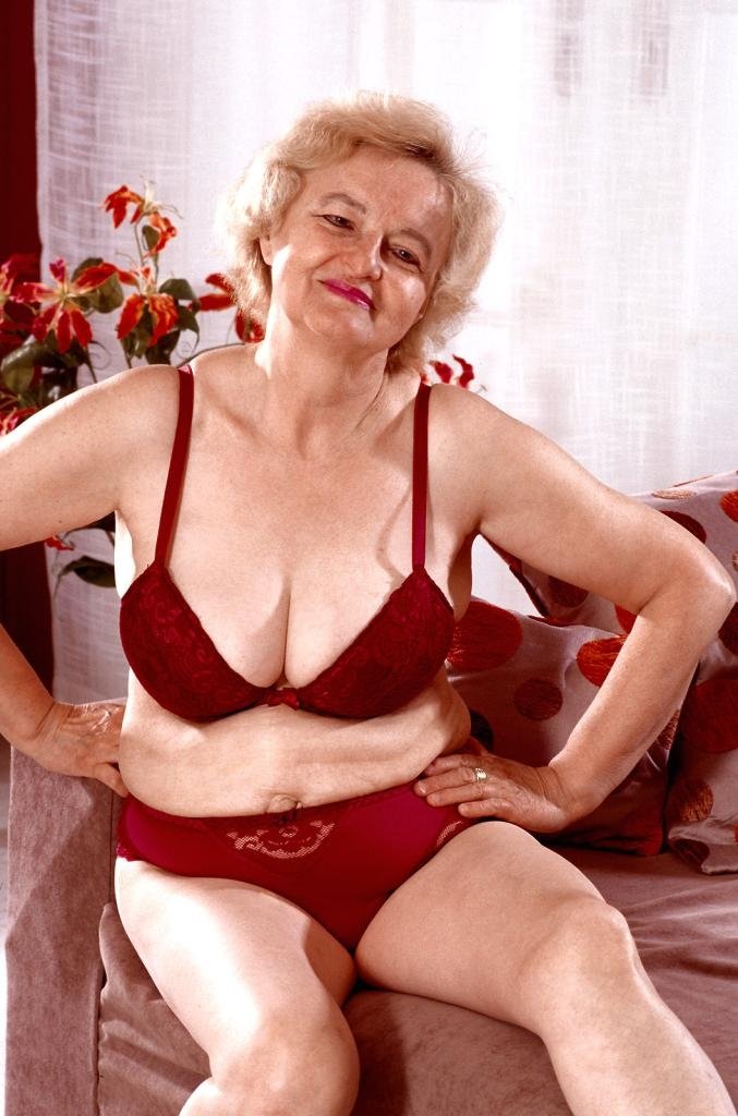 CumQu3en from Glasgow City,United Kingdom